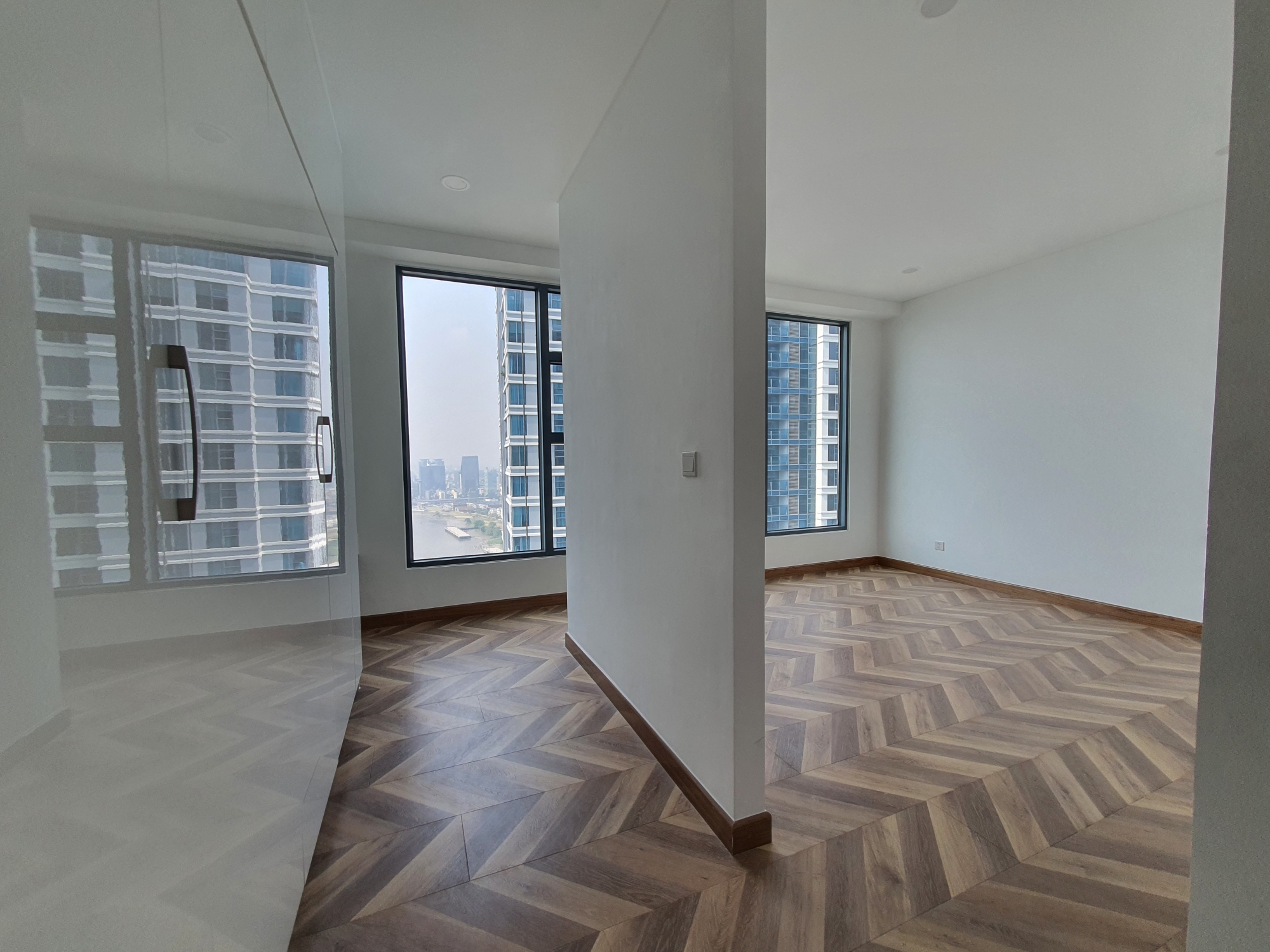 Luxury apartment for rent in The Peak Midtown only 30 million vnd per month
