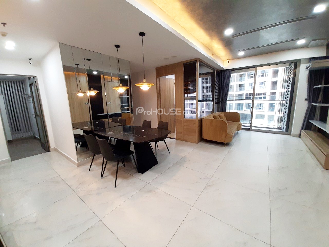 Modern 2-bedroom apartment for sale in Midtown Phu My Hung with full furniture