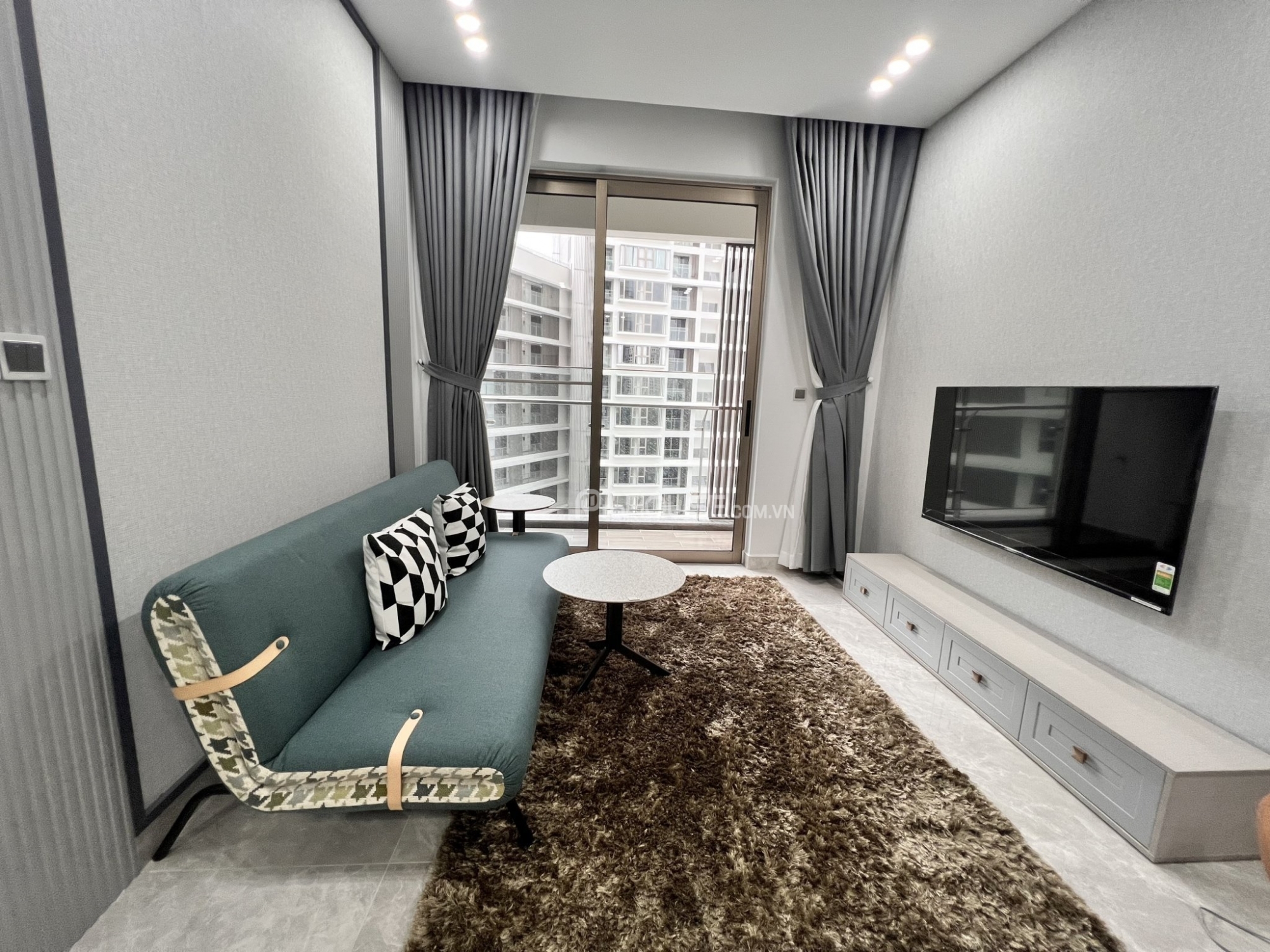 2-bedroom luxury apartment for rent in Midtown Phu My Hung with full furniture