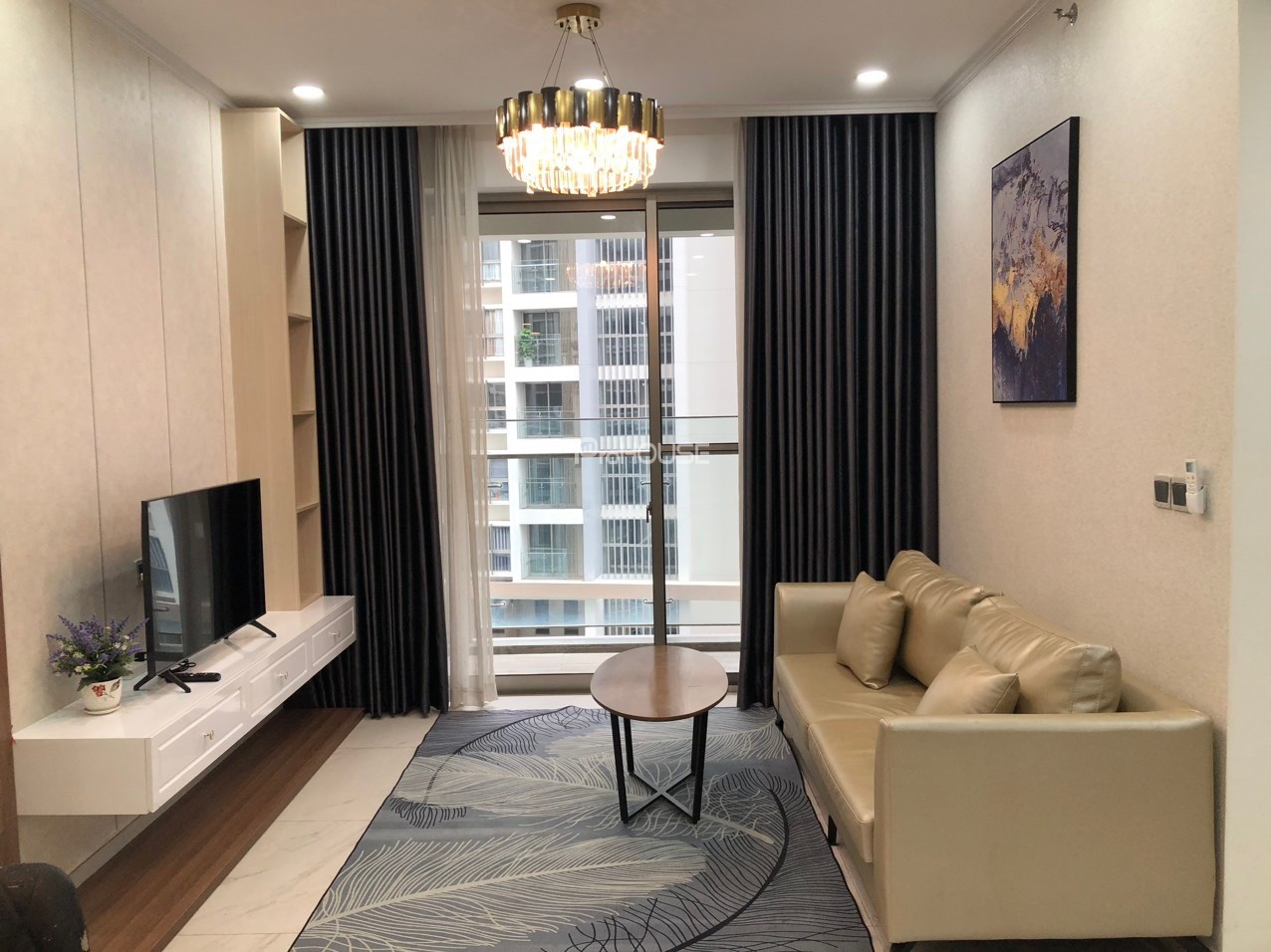 Middle floor apartment for rent with internal view in Midtown with 2 bedrooms
