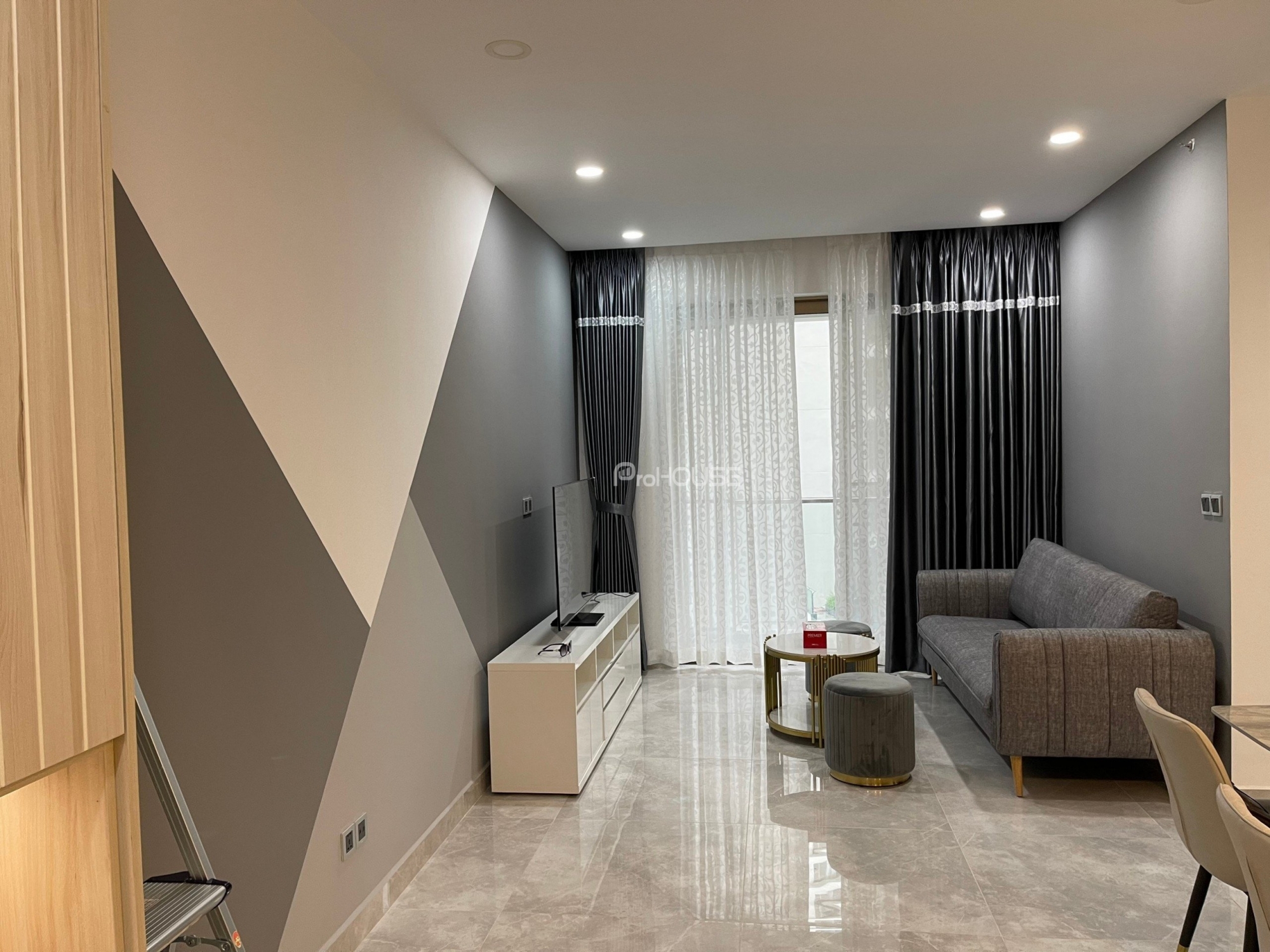 Cho thuê căn hộ Midtown 80m2 với 2 phòng ngủ đầy đủ tiện nghi