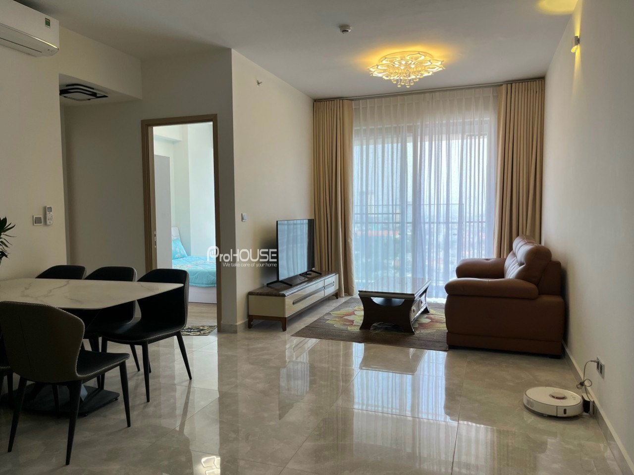 Modern 2 bedroom apartment for rent in Midtown M8 with full furniture
