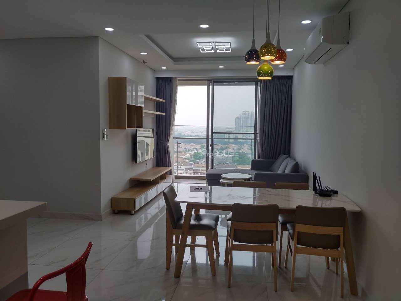 Low rental 2 bedrooms apartment in Midtown M5 with full furniture