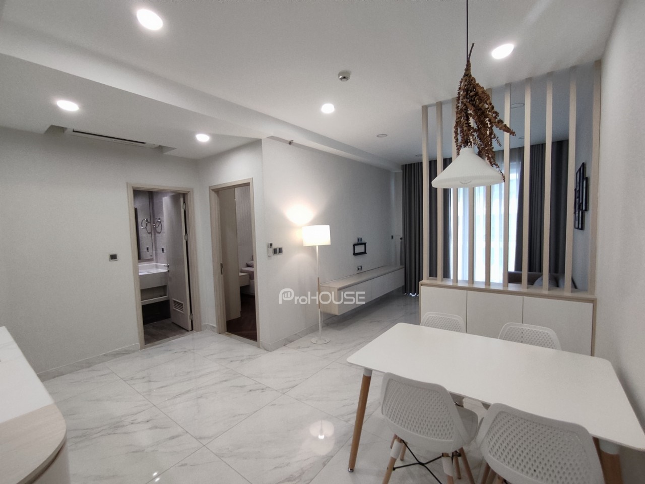 Cho thuê căn hộ tầng trung full nội thất hiện đại ở Midtown Phú Mỹ Hưng với 1 phòng ngủ