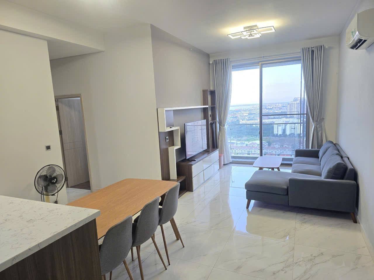 Cho thuê căn hộ Midtown Phú Mỹ Hưng 2 phòng ngủ full nội thất với view thoáng và không gian sống hiện đại