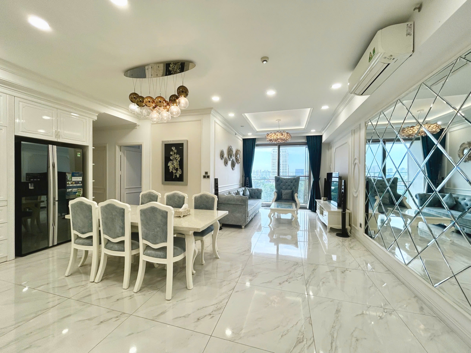 Bán căn hộ Midtown 3 phòng ngủ view sông full nội thất có ô xe