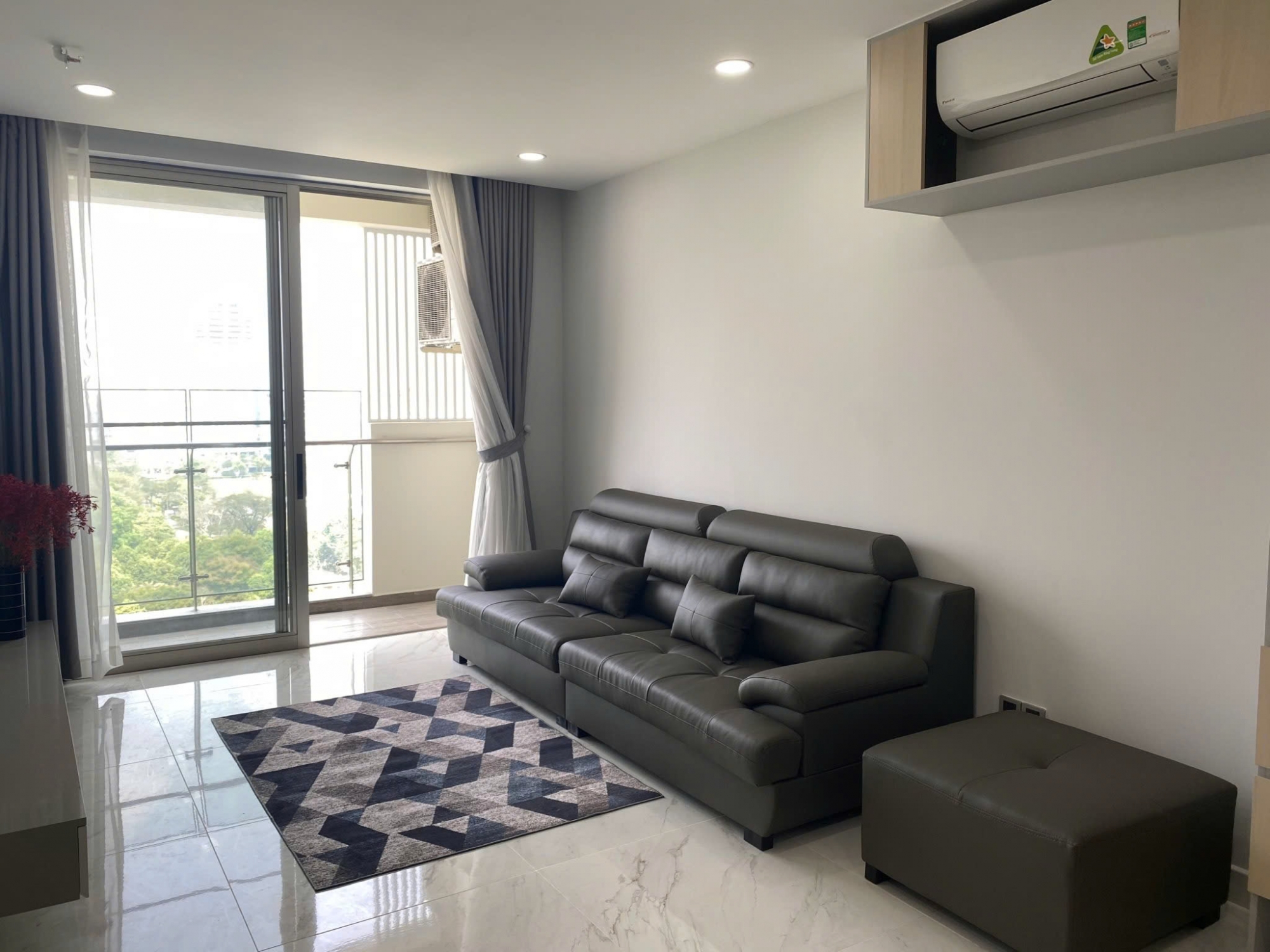 Cho thuê căn hộ 3 phòng ngủ Midtown full nội thất view sông đẹp