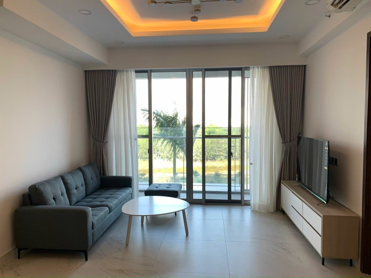 Cho thuê căn hộ Midtown 3 phòng ngủ view hồ bơi full nội thất hiện đại