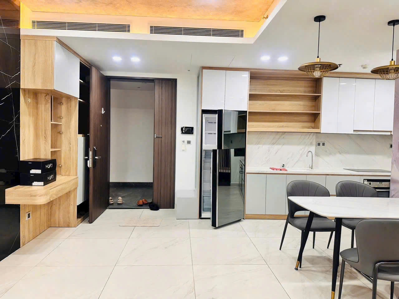 Well appointed 2 bedroom apartment for sale at Midtown with full furnishings and private parking
