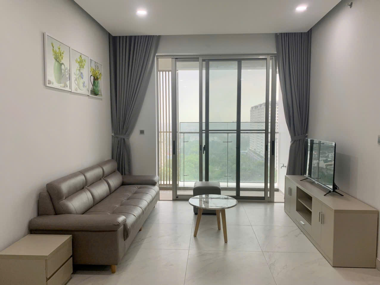 Cho thuê Midtown 2 phòng ngủ full nội thất view villa có ô xe hầm