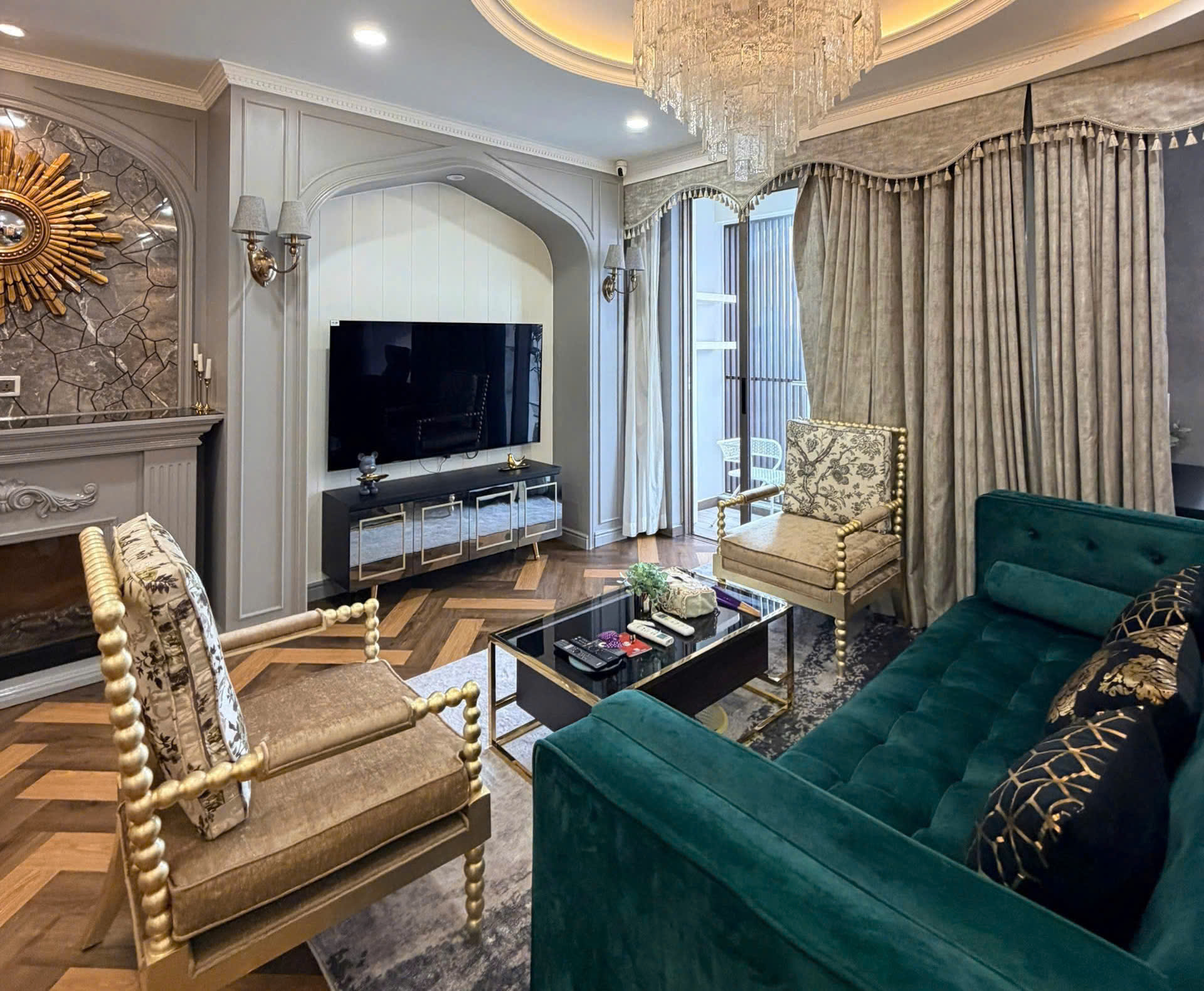 Bán căn hộ Midtown 3 phòng ngủ full nội thất có ô xe hầm giá tốt