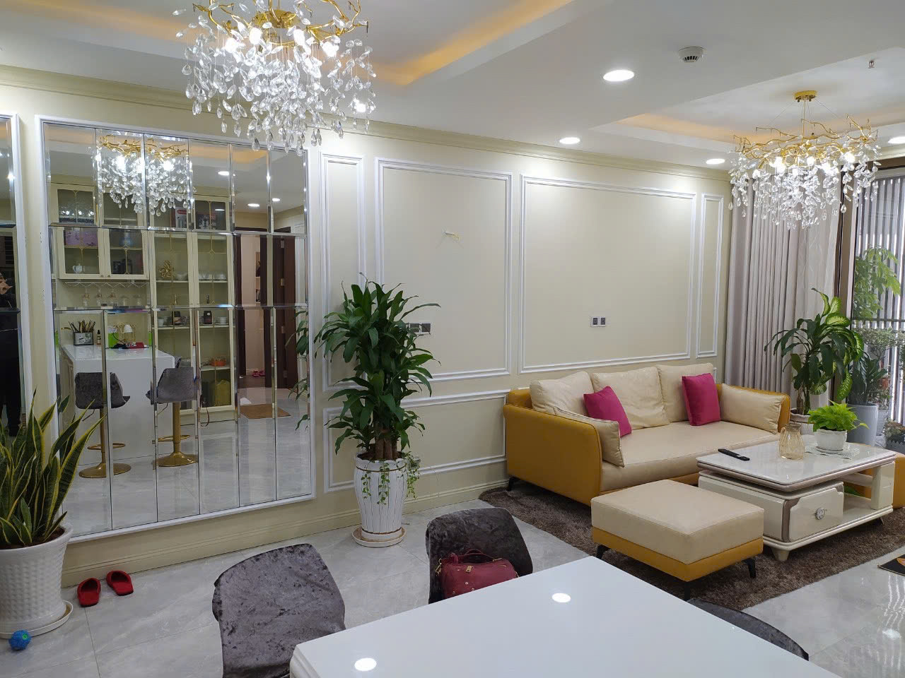 Cho thuê căn hộ Midtown 2 phòng ngủ full nội thất thiết kế sang trọng
