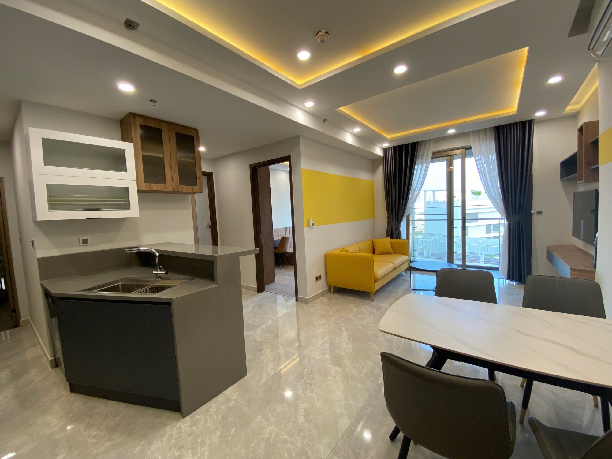 Cho thuê Midtown 2 phòng ngủ full nội thất có máy rửa chén và ô xe