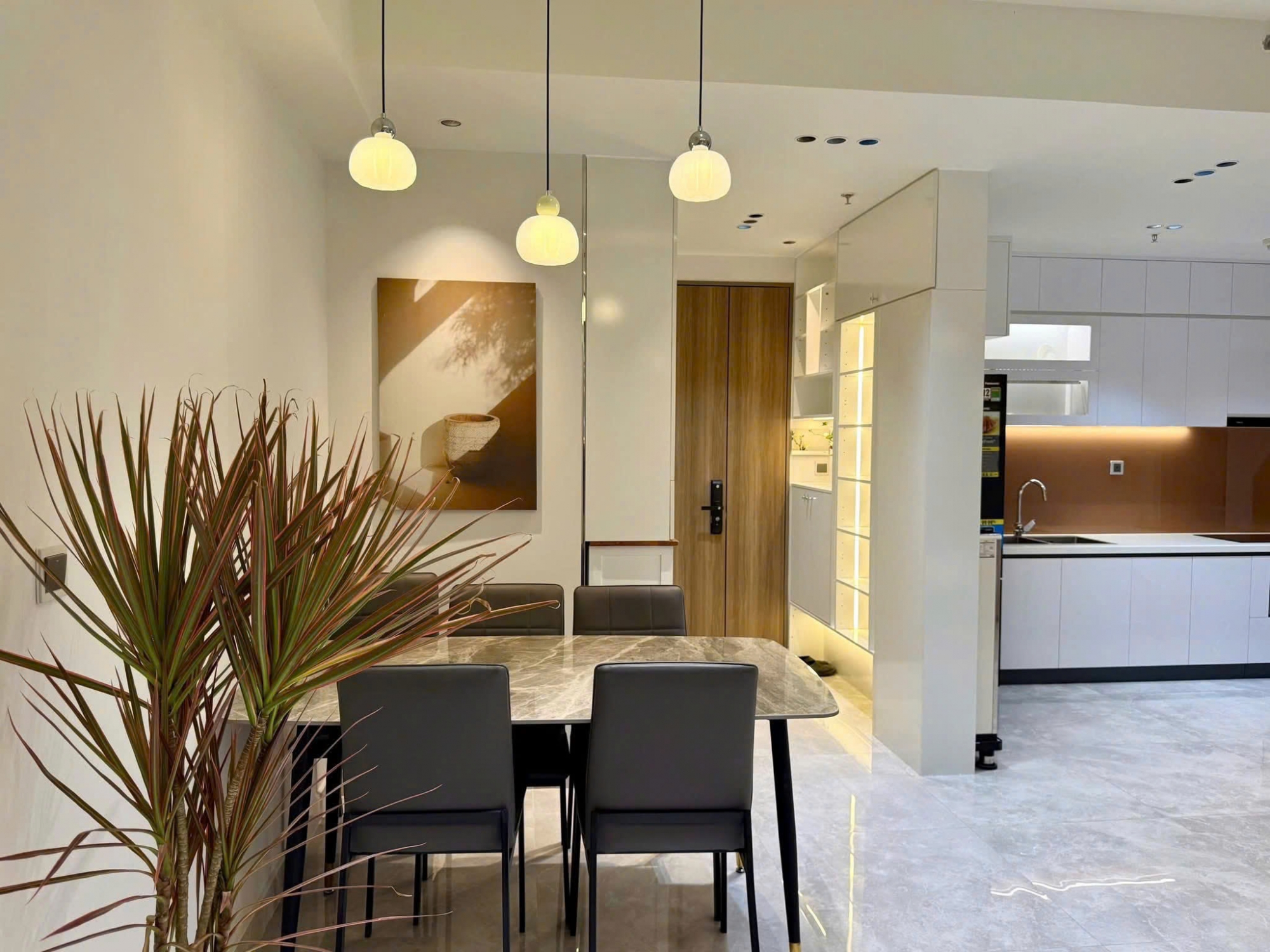 Bán căn hộ Midtown Phú Mỹ Hưng – 2 phòng ngủ, full nội thất hiện đại, có ô xe, view thoáng