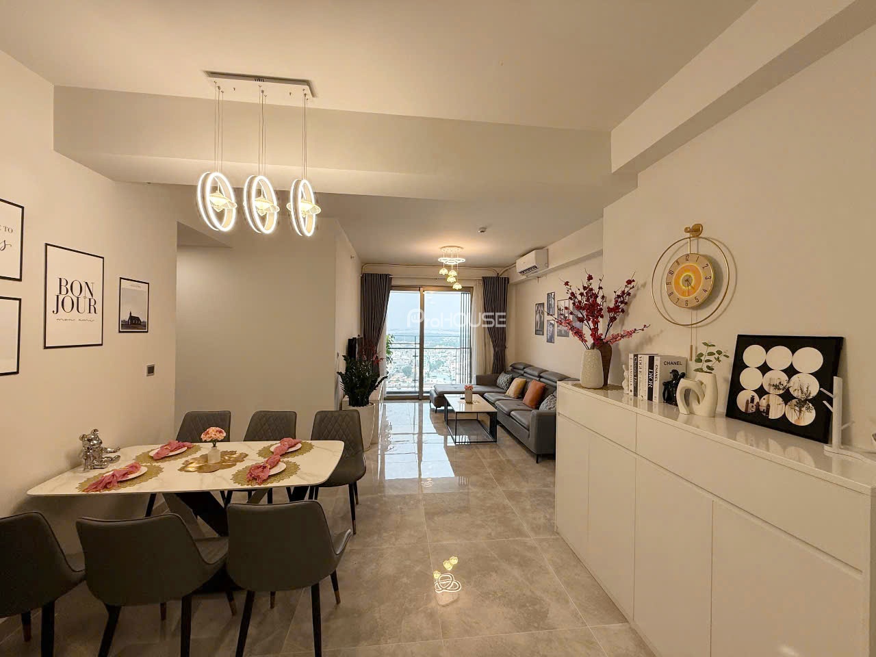 Bán căn hộ 2PN view tuyệt đẹp tại Midtown M8 với đầy đủ nội thất