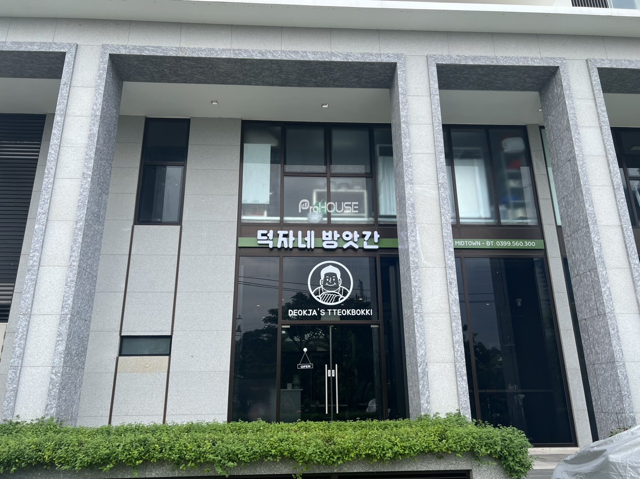 Shophouse frontage area of ​​125m2 for sale in Midtown Phu My Hung