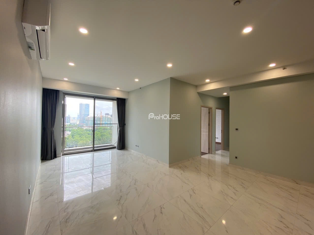 Big size 3 bedroom apartment for sale in Midtown with basic furniture