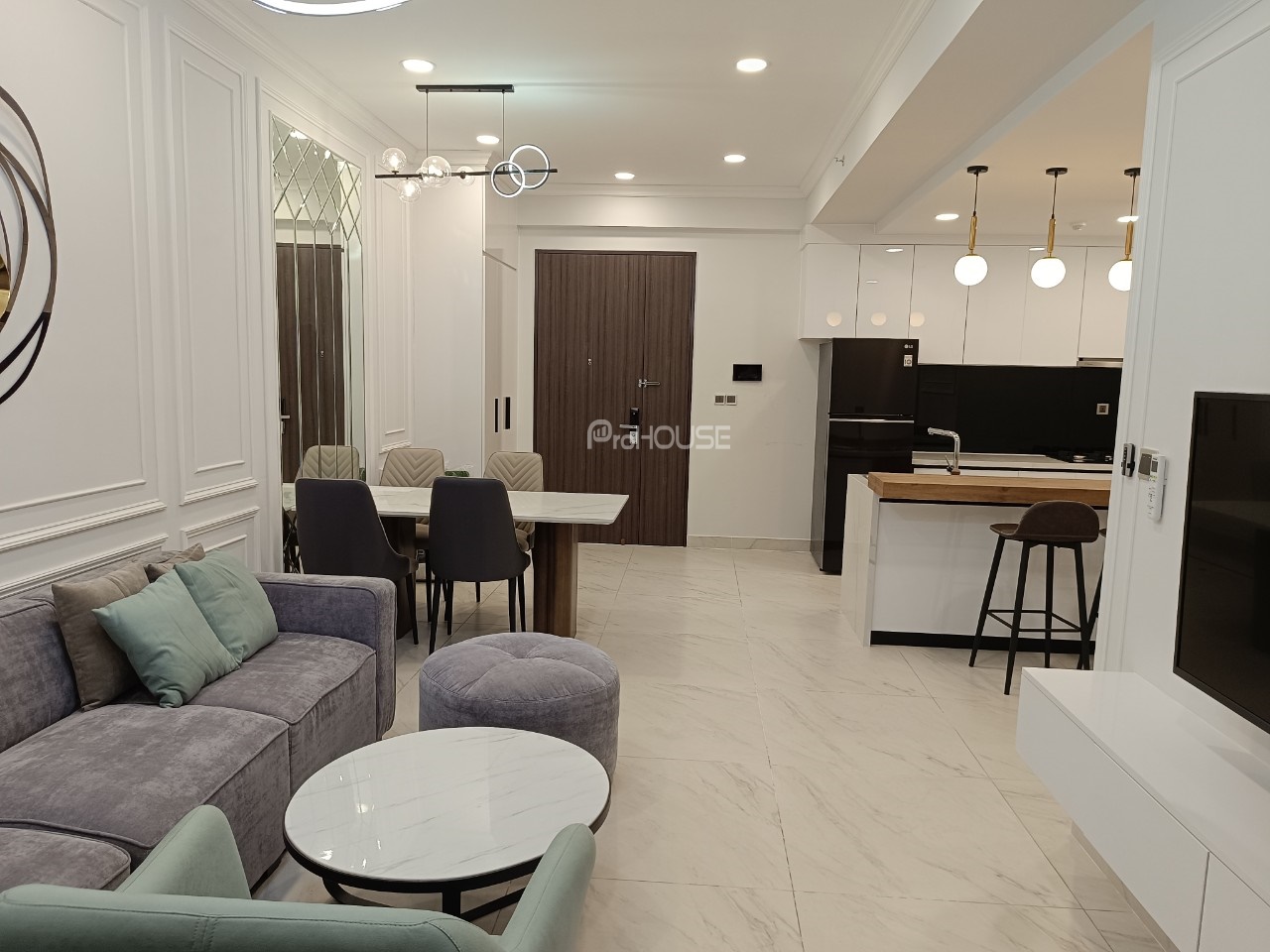 Cho thuê căn hộ 2 phòng ngủ tại Midtown Quận 7 với thiết kế sang trọng và nội thất cao cấp