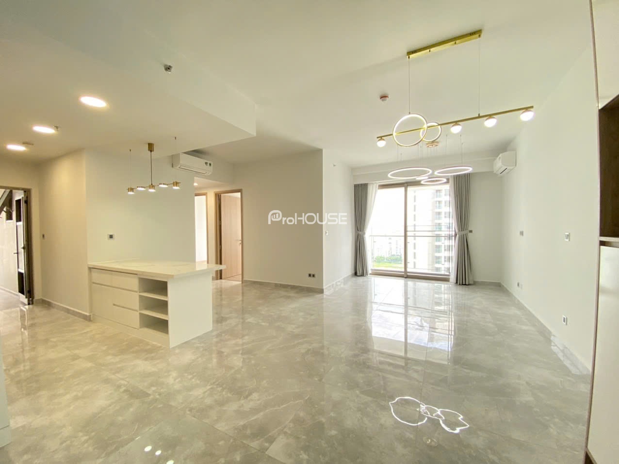 Big size 3 bedroom apartment for rent with basic furniture in The Peak