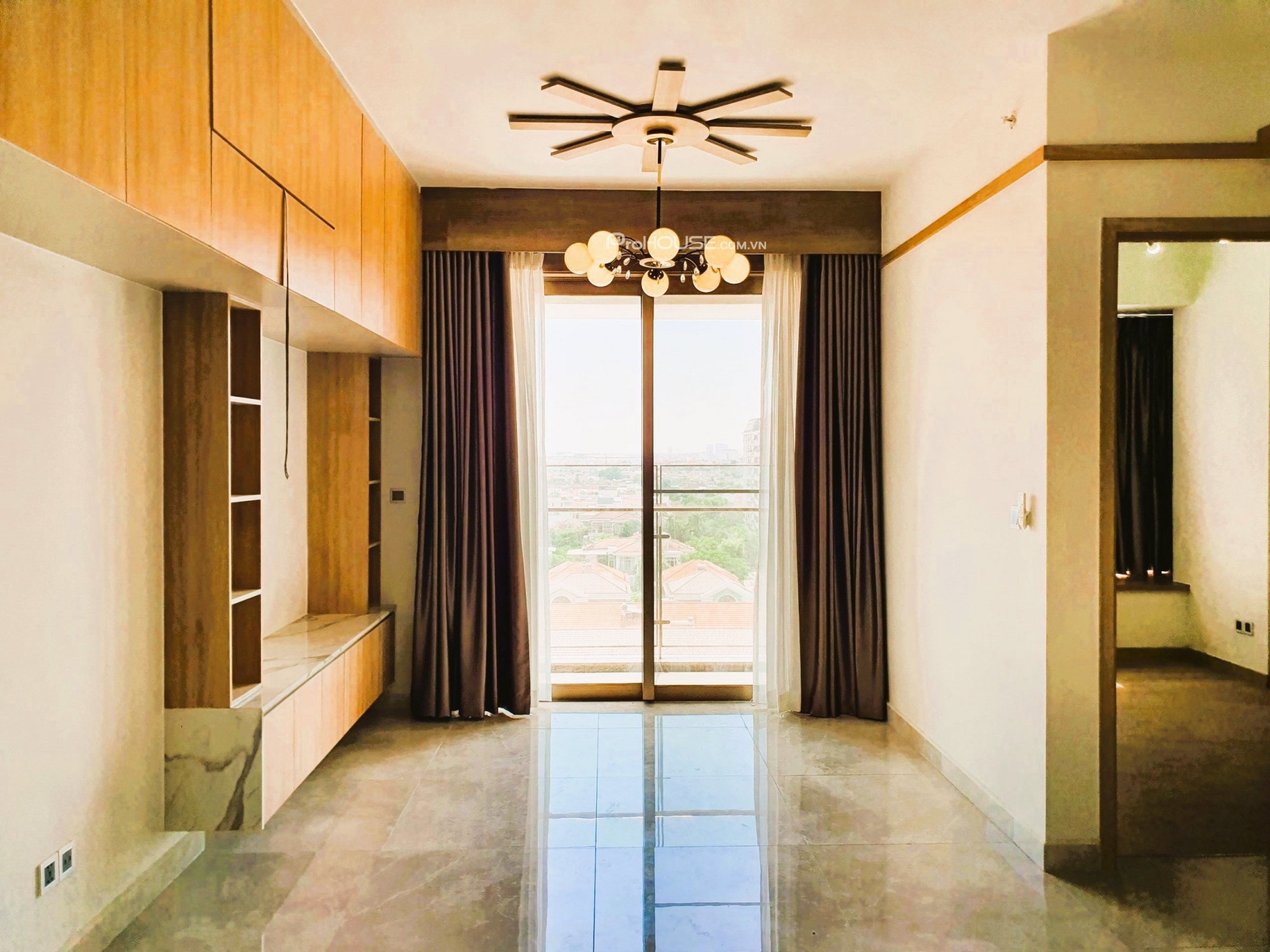 Cho thuê căn hộ view đẹp 2 phòng ngủ ở Midtown Phú Mỹ Hưng với nội thất cơ bản