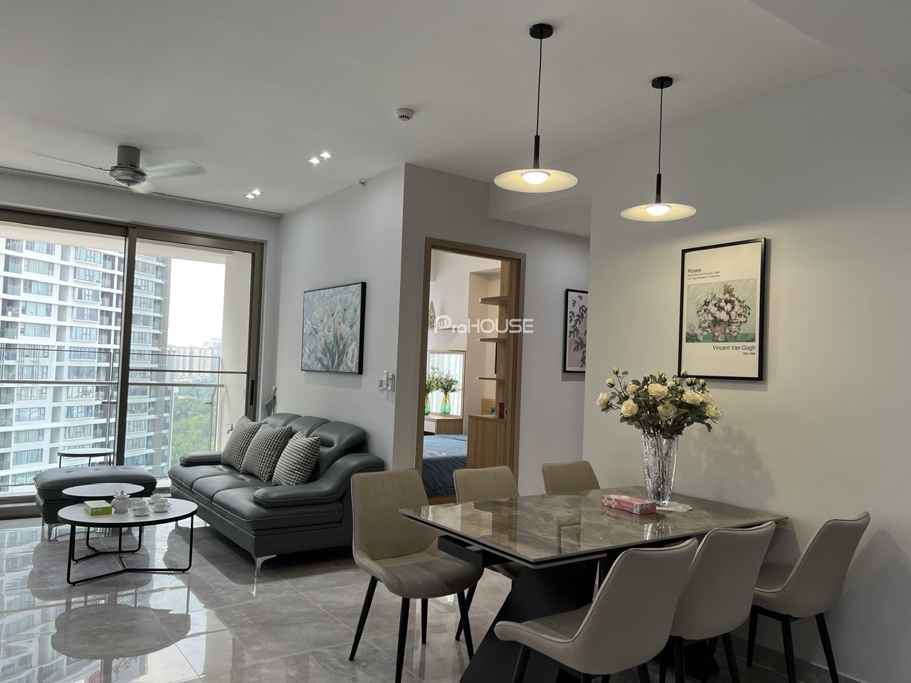 Modern style 2 bedroom apartment for rent in Midtown District 7