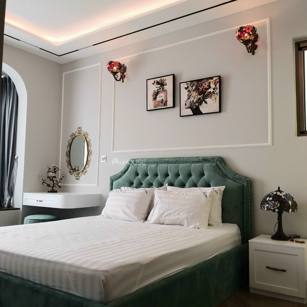 Cho thuê căn hộ phong cách bán cổ điển tại Midtown Phú Mỹ Hưng với nội thất cao cấp