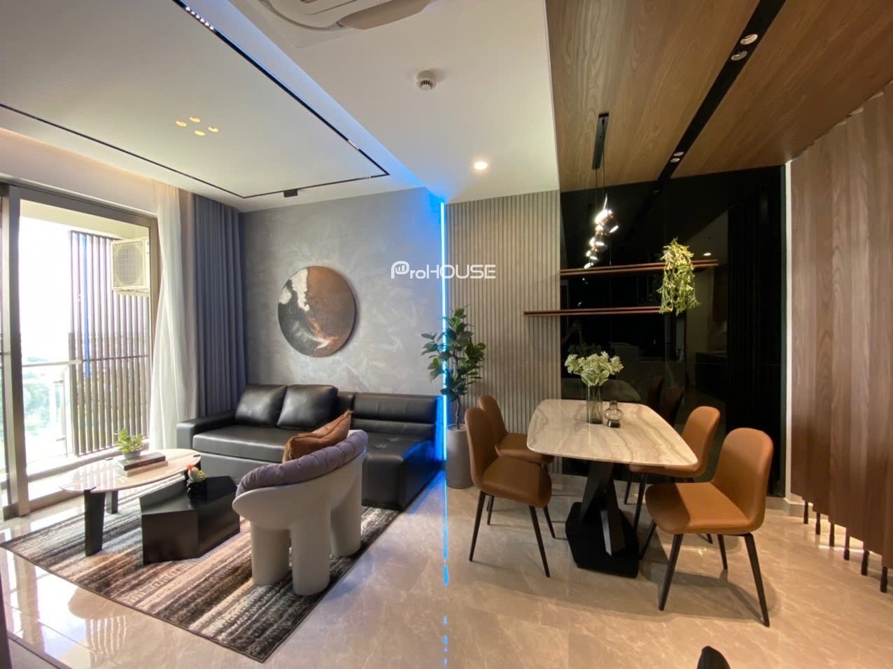 Premium Midtown M8 Apartment For Rent – 2 Bedrooms – Luxuriously Furnished – Dual View