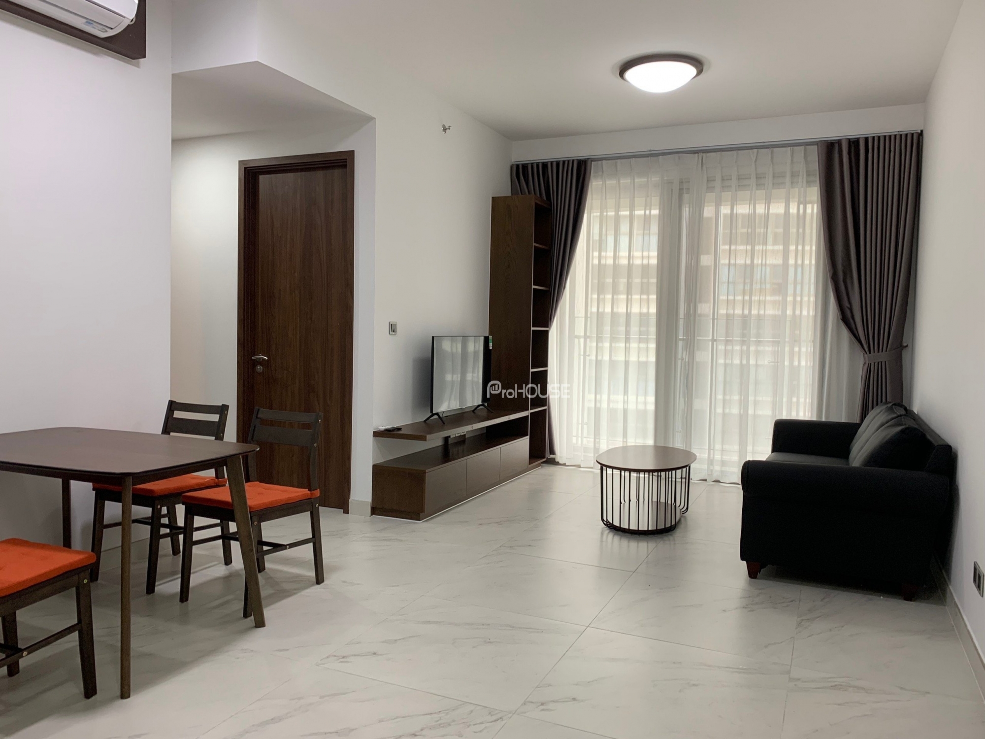 Minimalist style 2 bedroom apartment for rent in Midtown M7 with full furniture