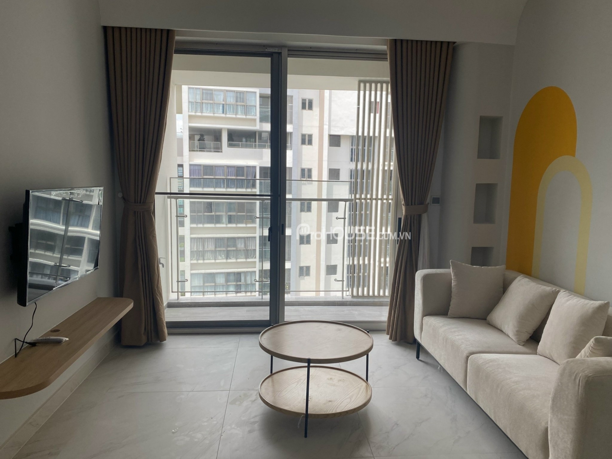 Cho thuê căn hộ hiện đại ở Midtown với 2 phòng ngủ đầy đủ nội thất