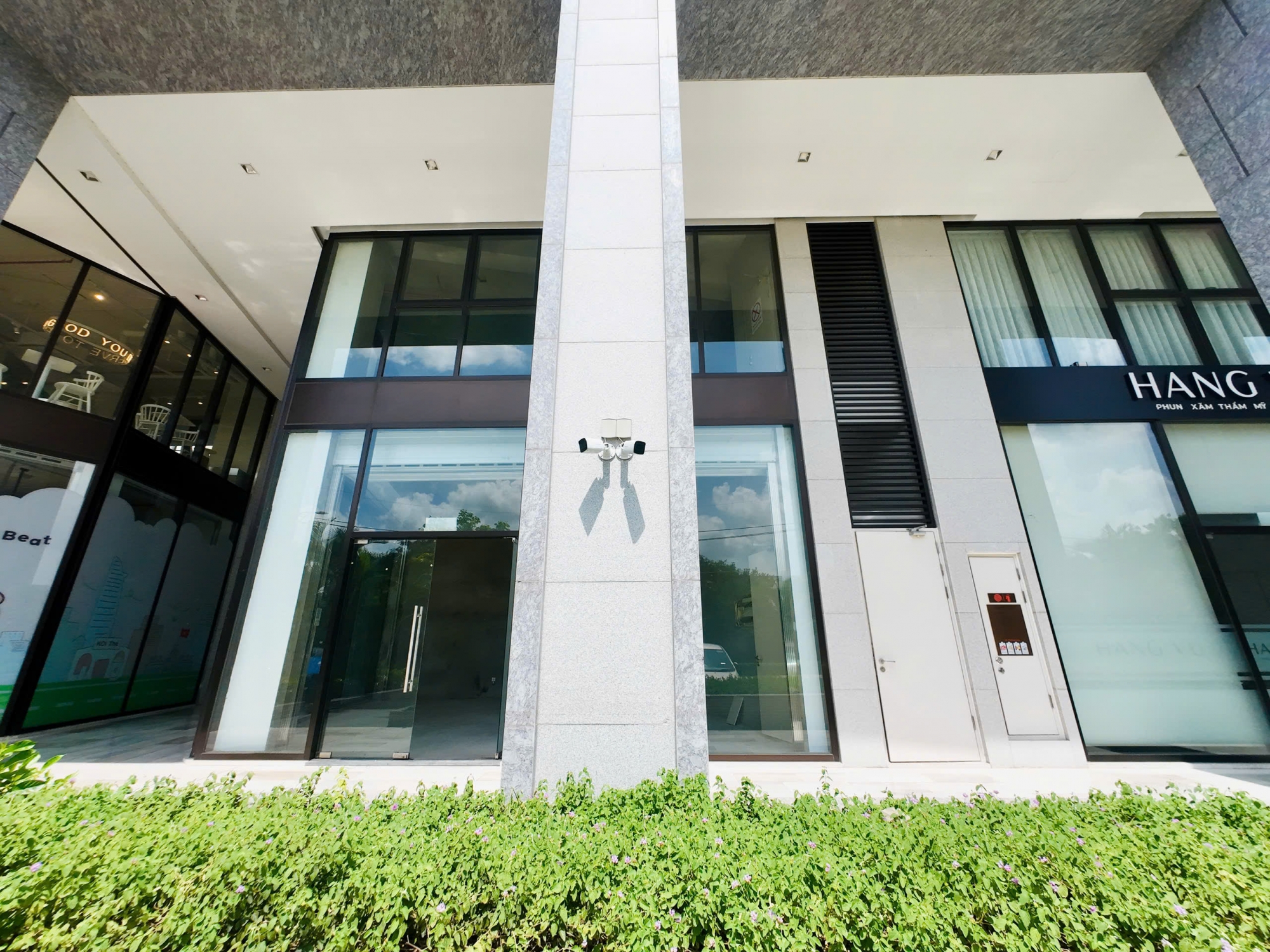 Cho thuê shophouse Midtown căn góc 2 tầng 121m², vị trí đẹp, phù hợp kinh doanh