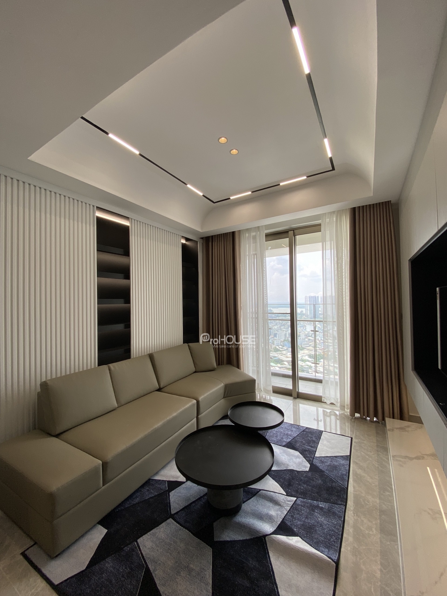 Cho thuê căn hộ view đẹp ở Midtown M8 với 2 phòng ngủ đầy đủ nội thất